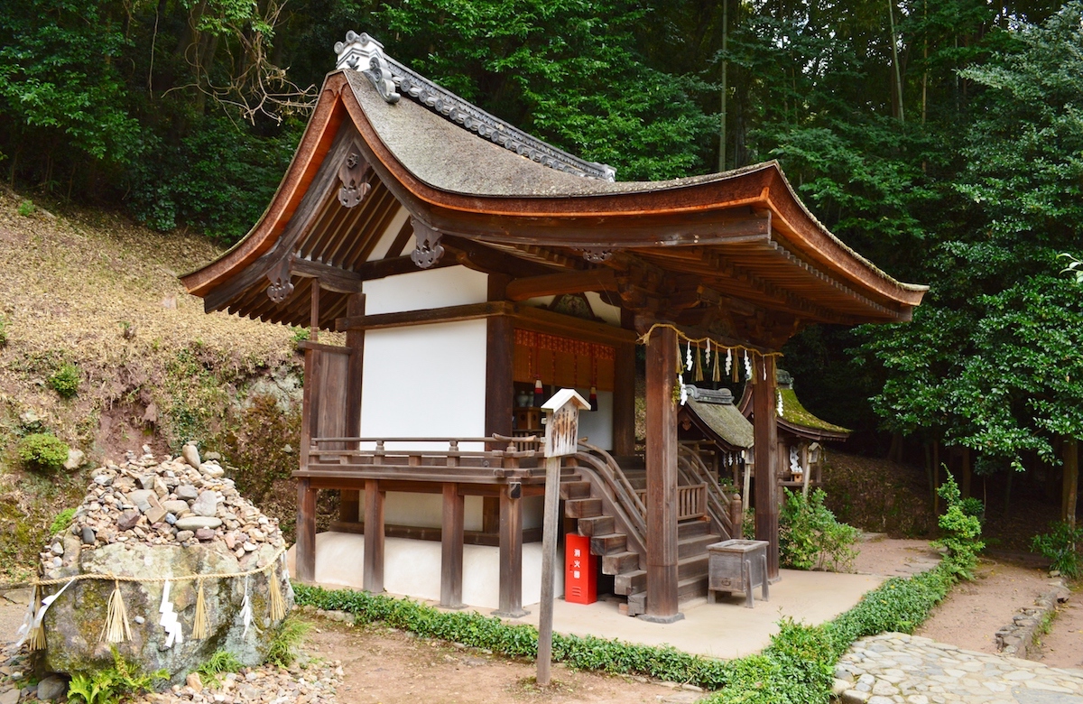 摂社・春日神社