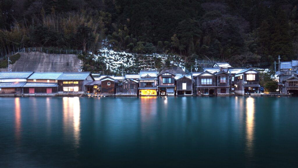 伊根町伊根浦伝統的建造物群保存地区