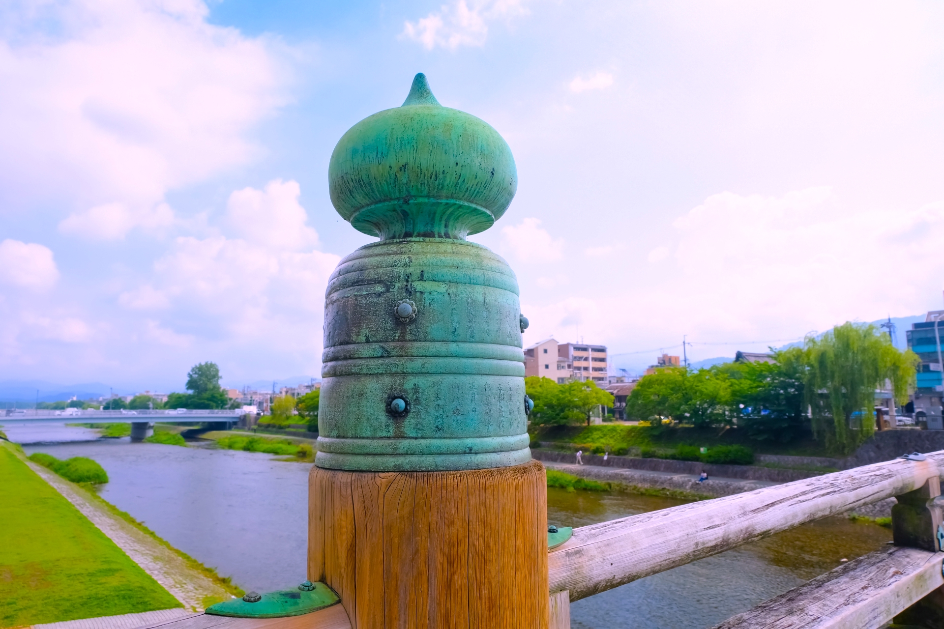 三条大橋擬宝珠の刀傷