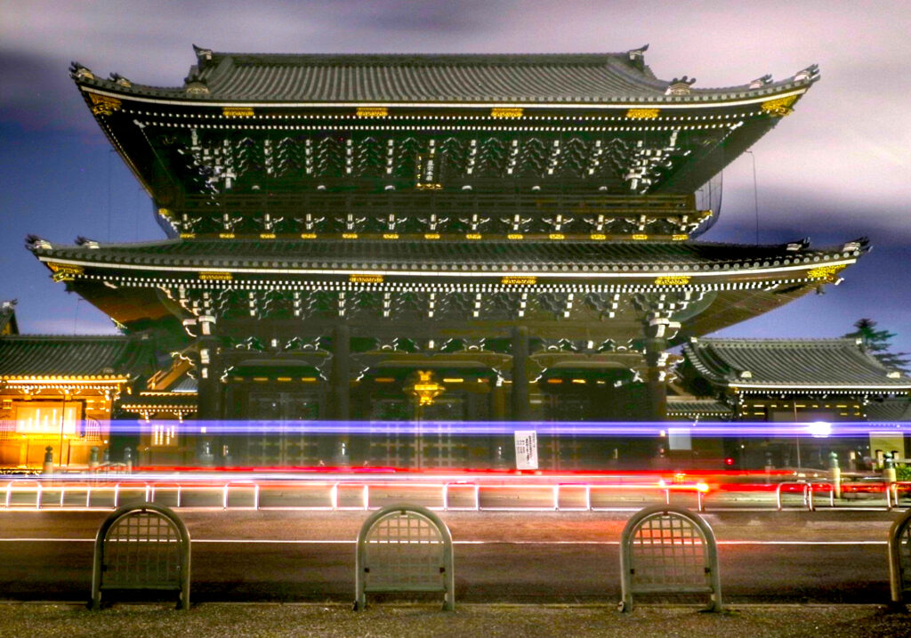 東本願寺（真宗本廟）・御影堂門