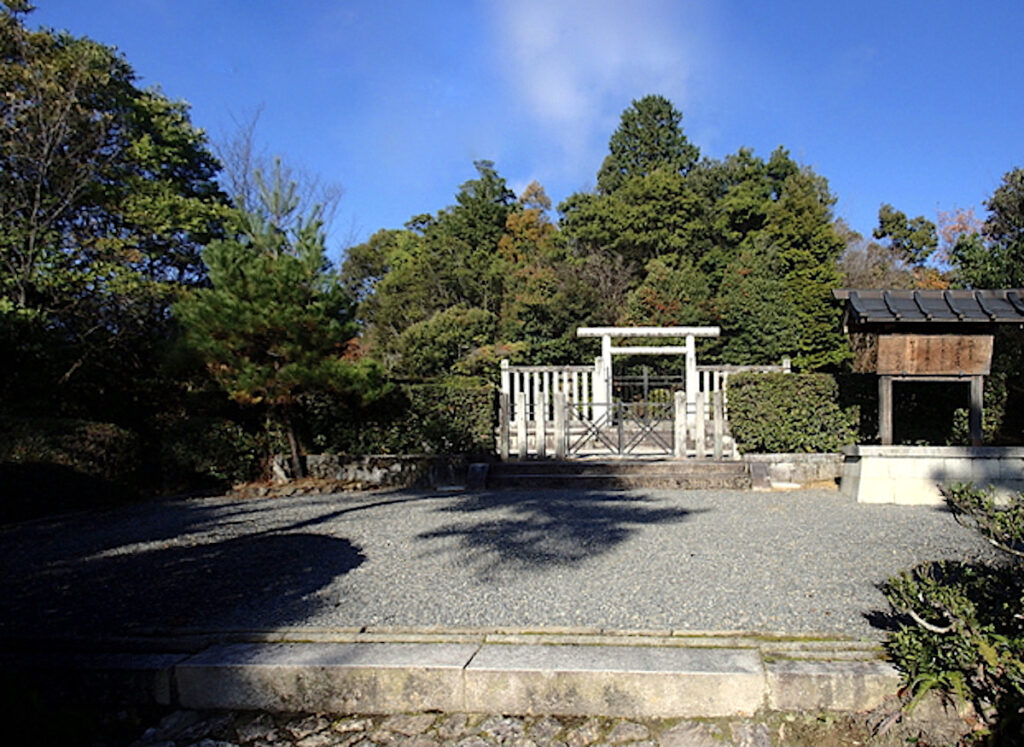 嵯峨天皇・嵯峨山上陵