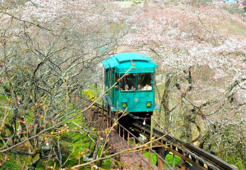 船岡城址公園スロープカー