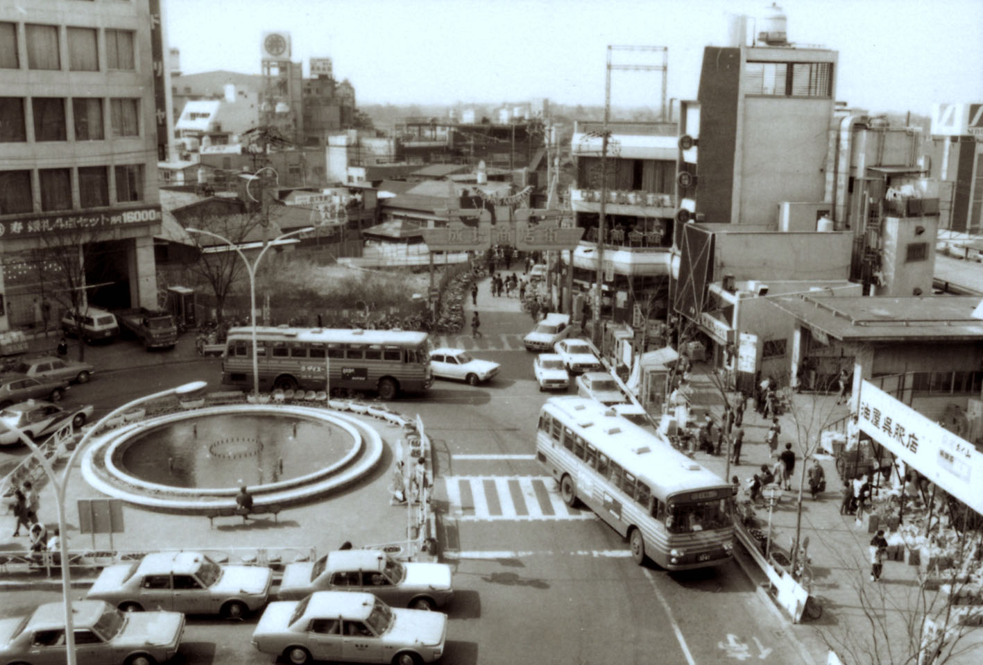 成増駅前