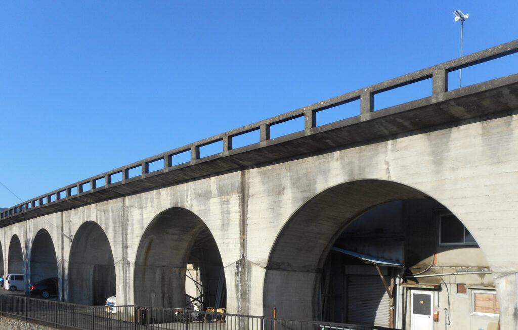 旧国鉄五新線（未成線）鉄道構造物群・新町高架橋
