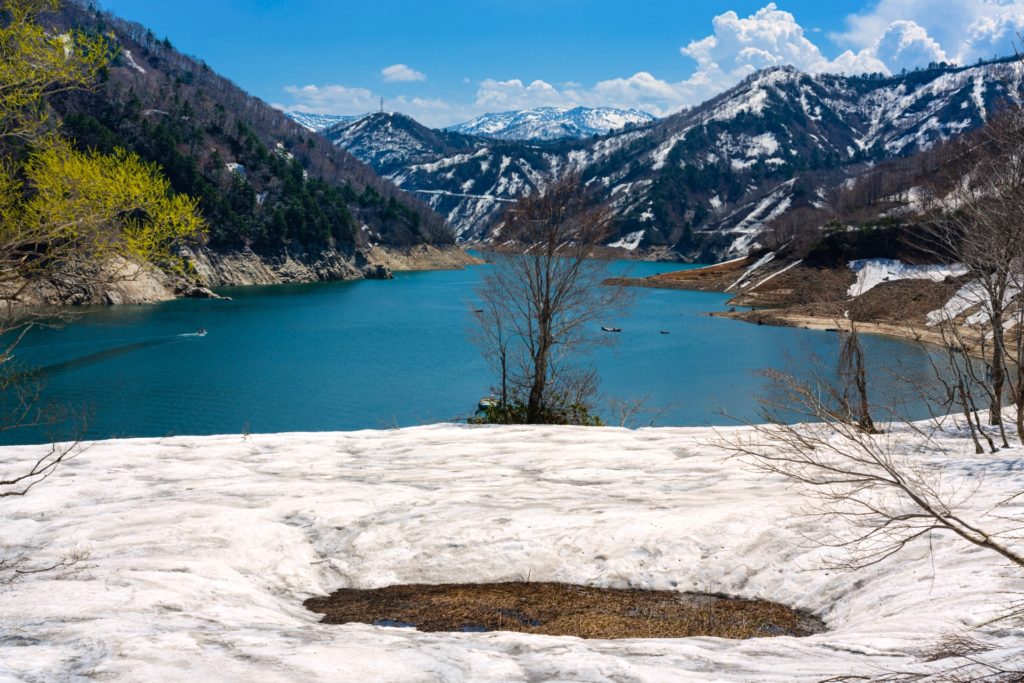 奥只見湖（銀山湖）
