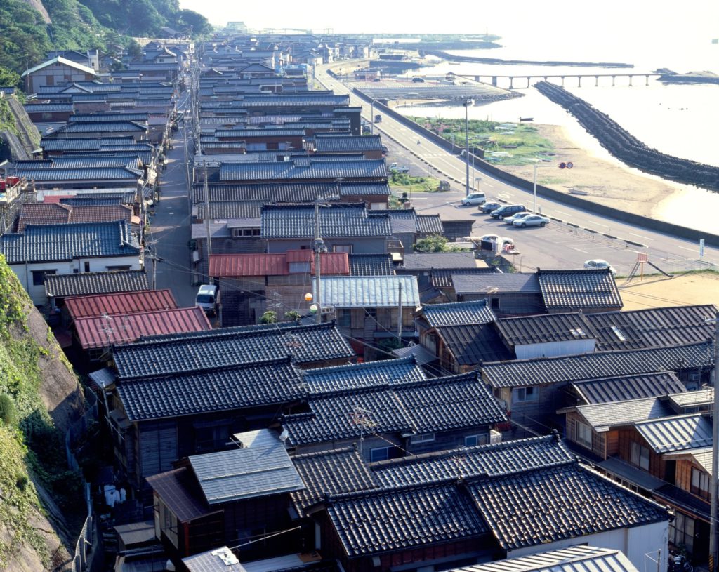 出雲崎・妻入りの街並み（北国街道出雲崎宿）