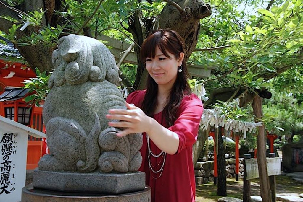 湊稲荷神社（願懸の高麗犬）