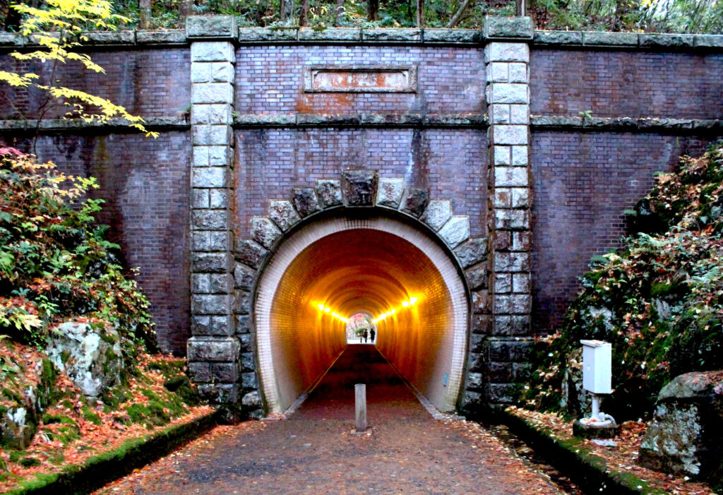 弥彦公園トンネル