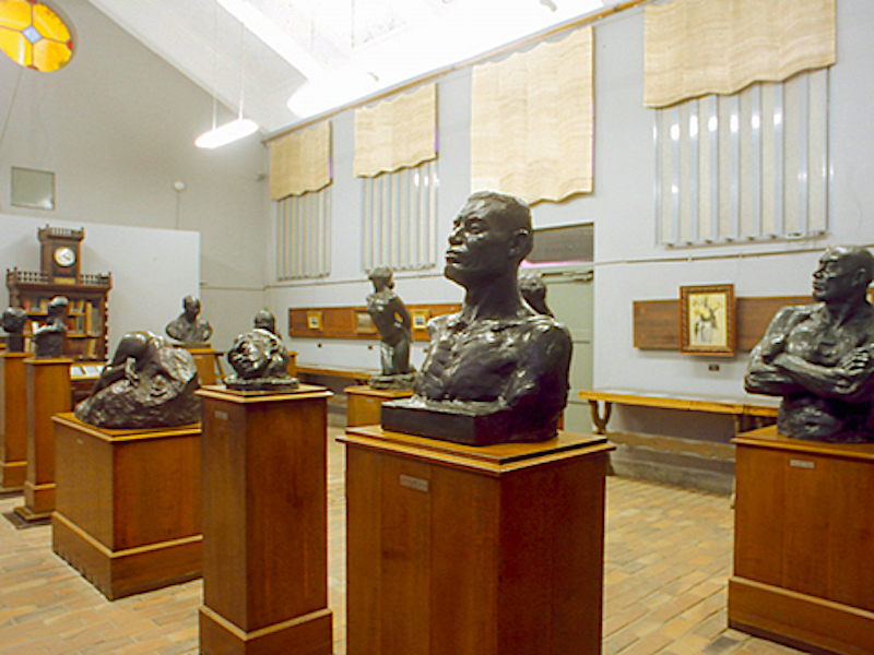 碌山美術館