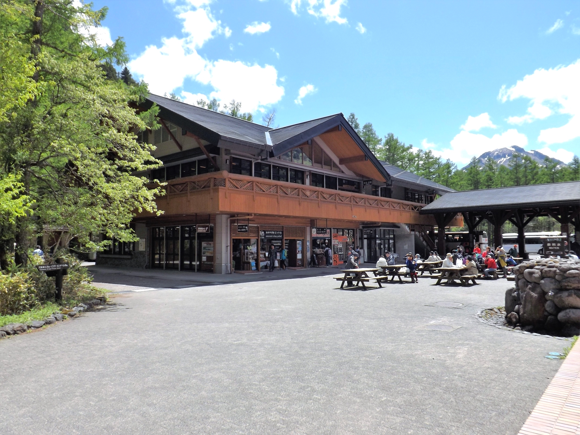 上高地バスターミナル(上高地観光センター)