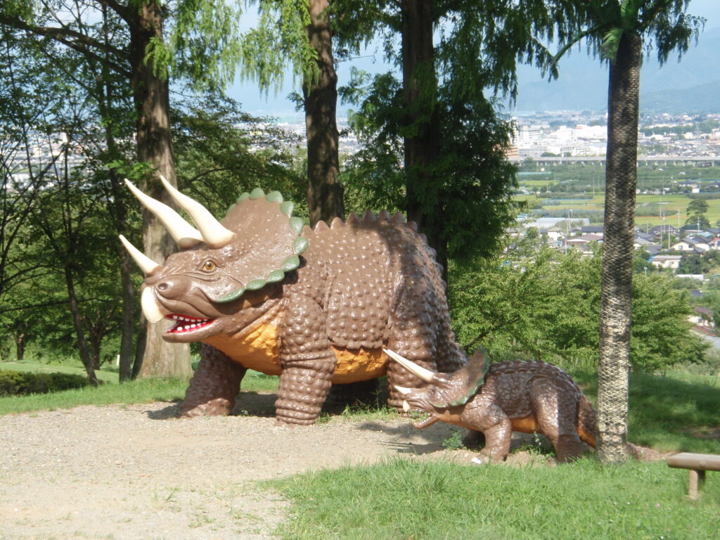 茶臼山恐竜公園