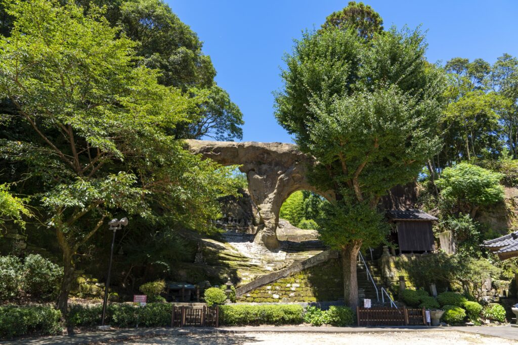 眼鏡岩