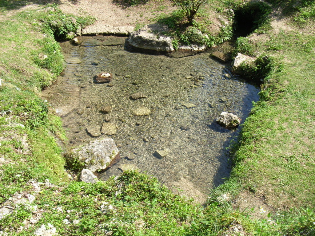 垣花樋川