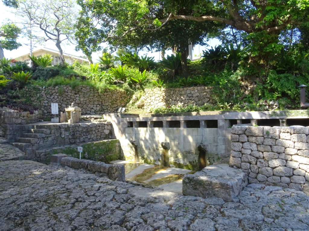 仲村渠樋川