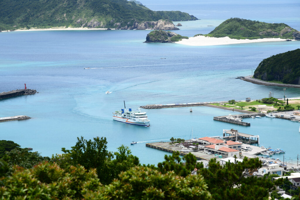 座間味港（座間味島）