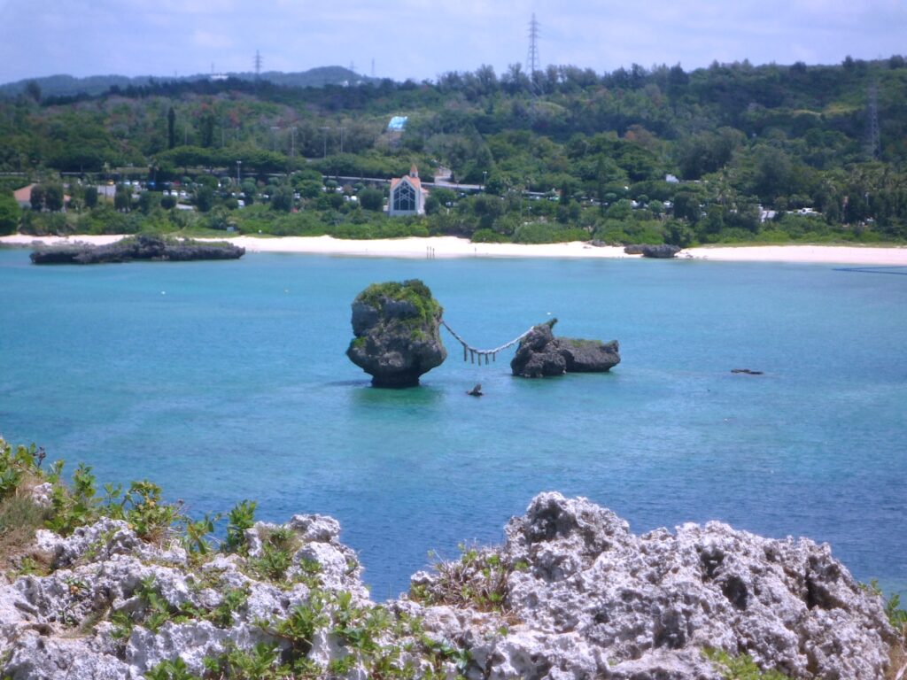 トベラ岩（夫婦岩）