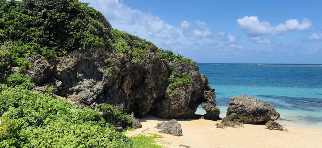 ハート岩（池間島）