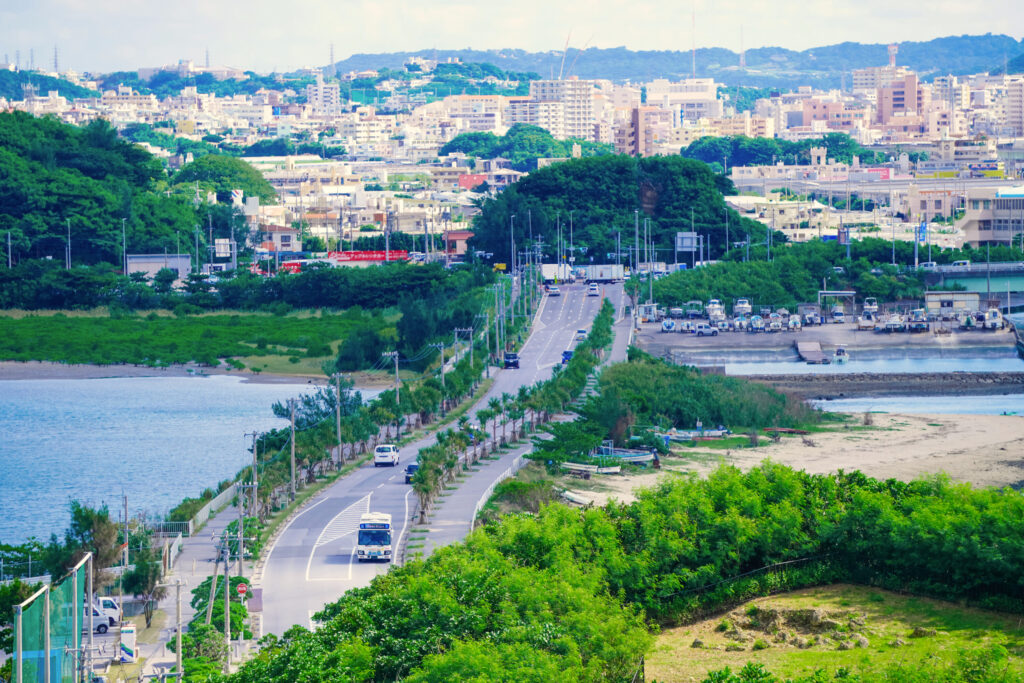 瀬長島海中道路