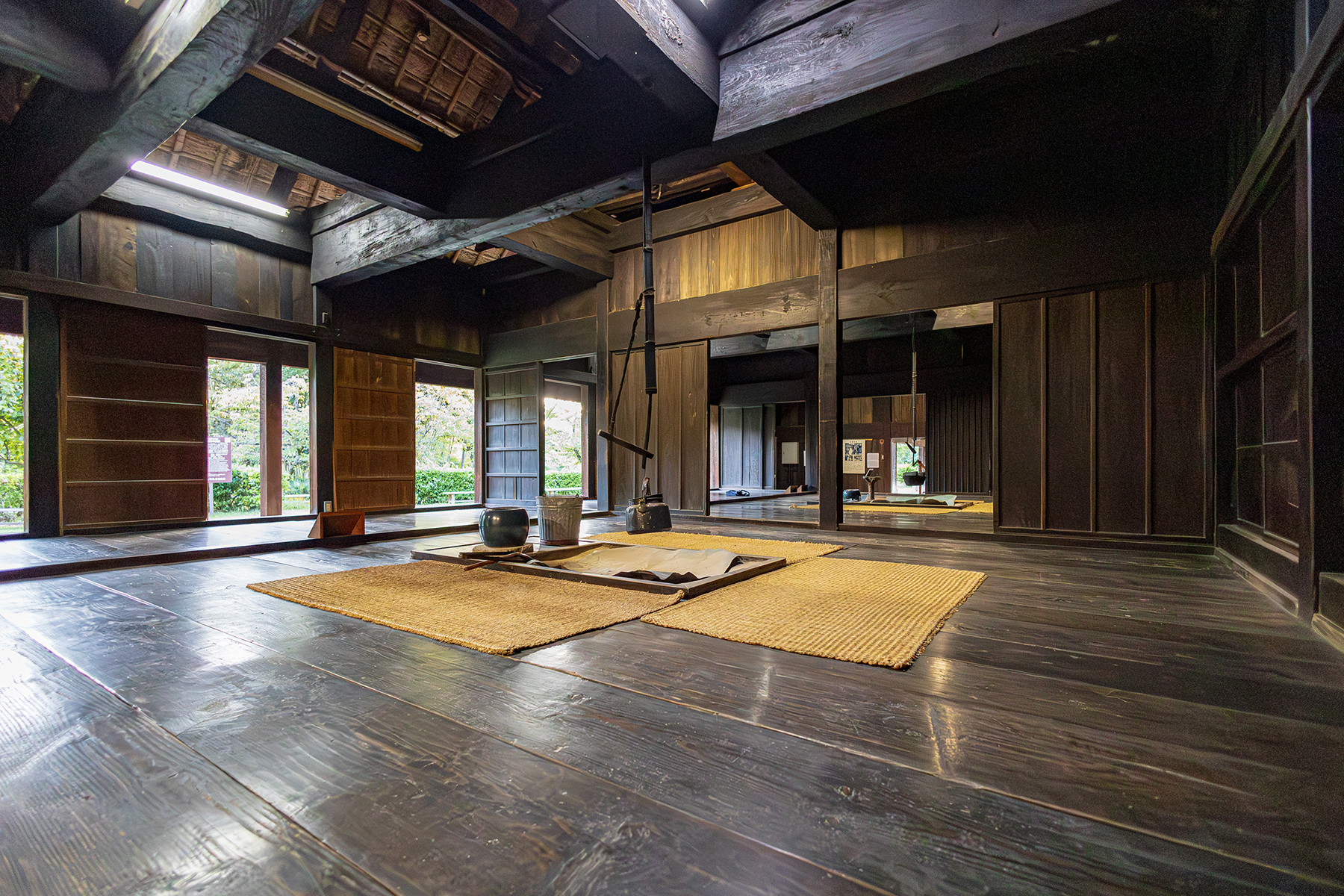 日本民家集落博物館