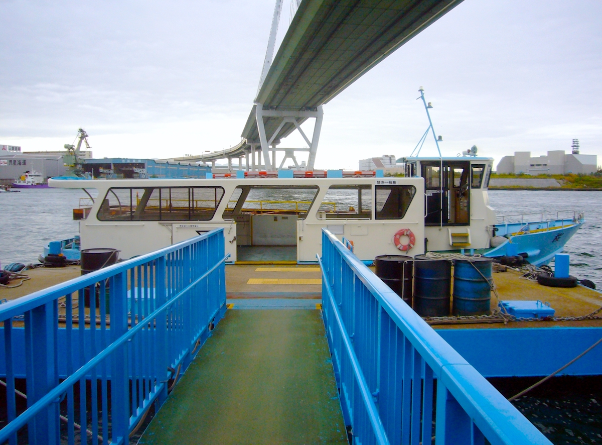 天保山渡船場（築港側桟橋）