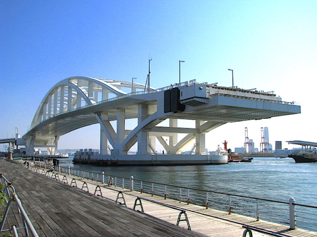夢舞大橋