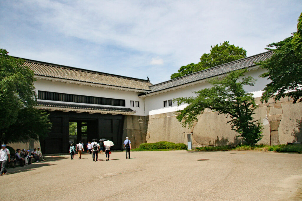 大阪城公園・大手見付石