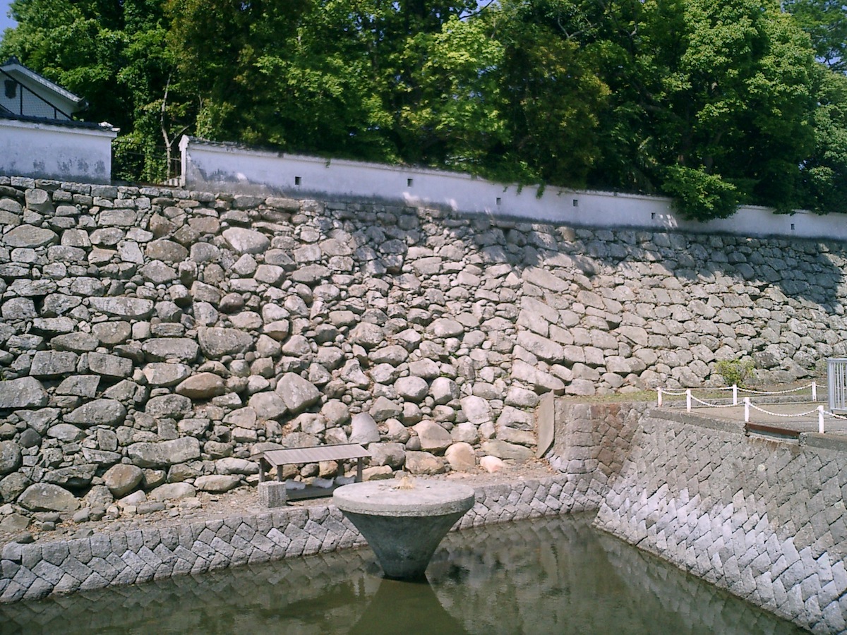 中津城