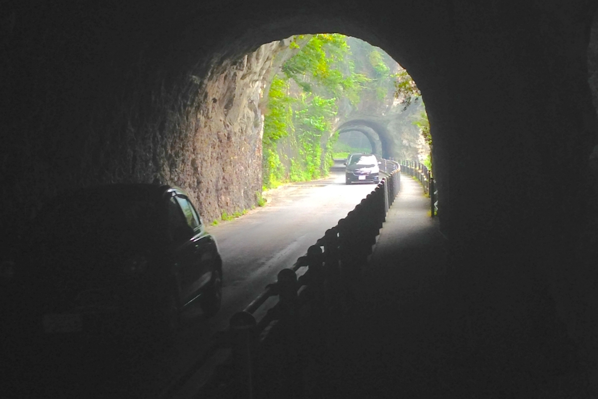 青の洞門