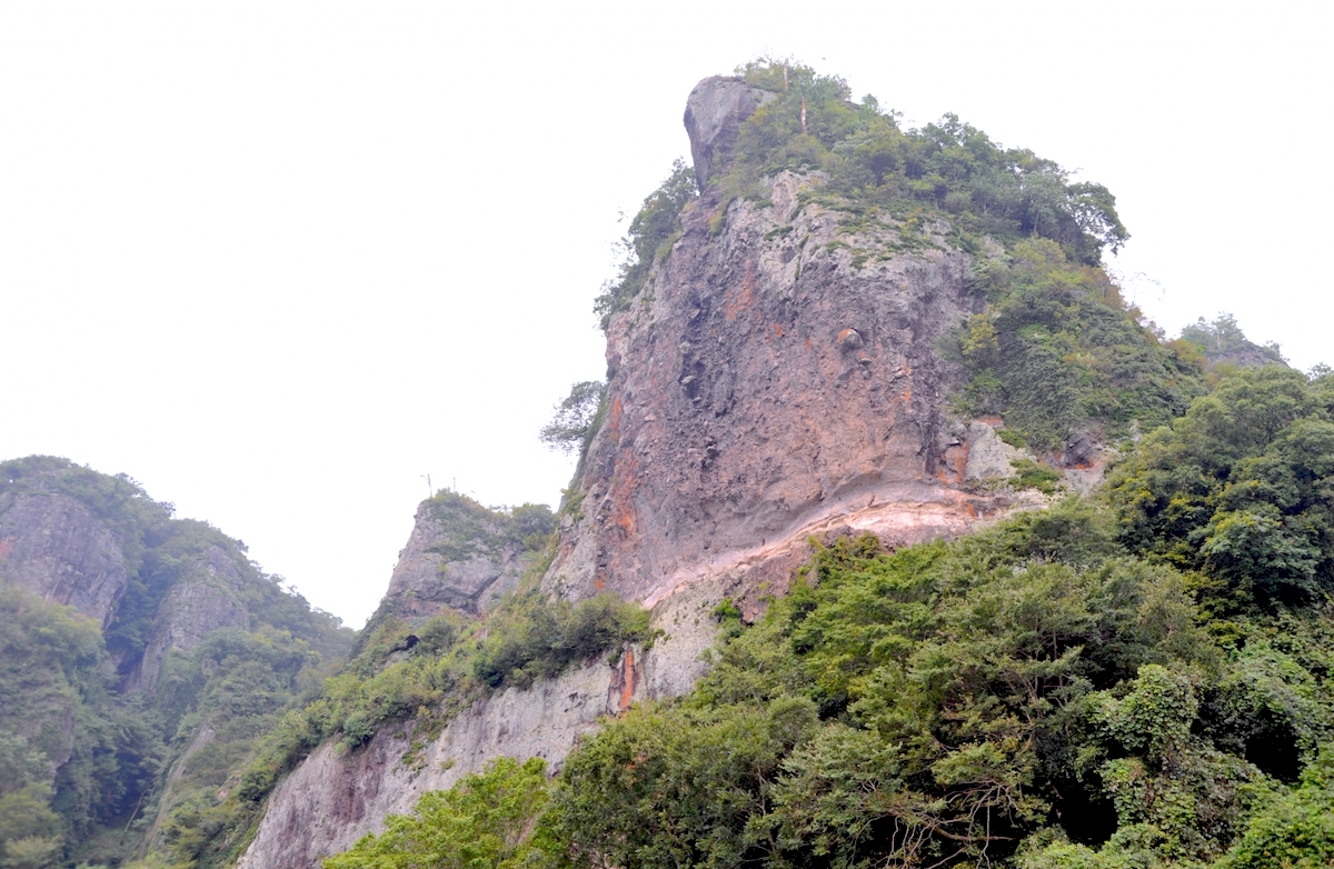 競秀峰