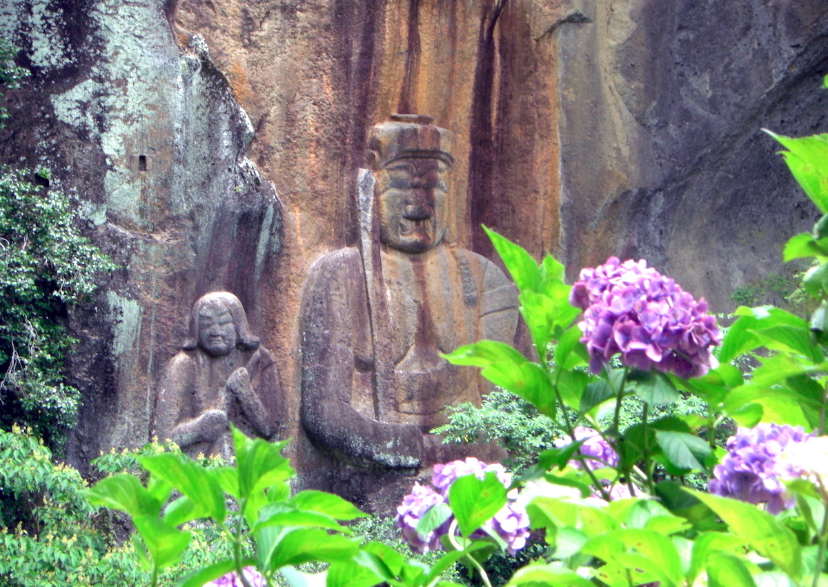 普光寺磨崖仏