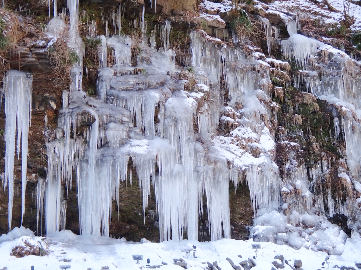 三十槌の氷柱