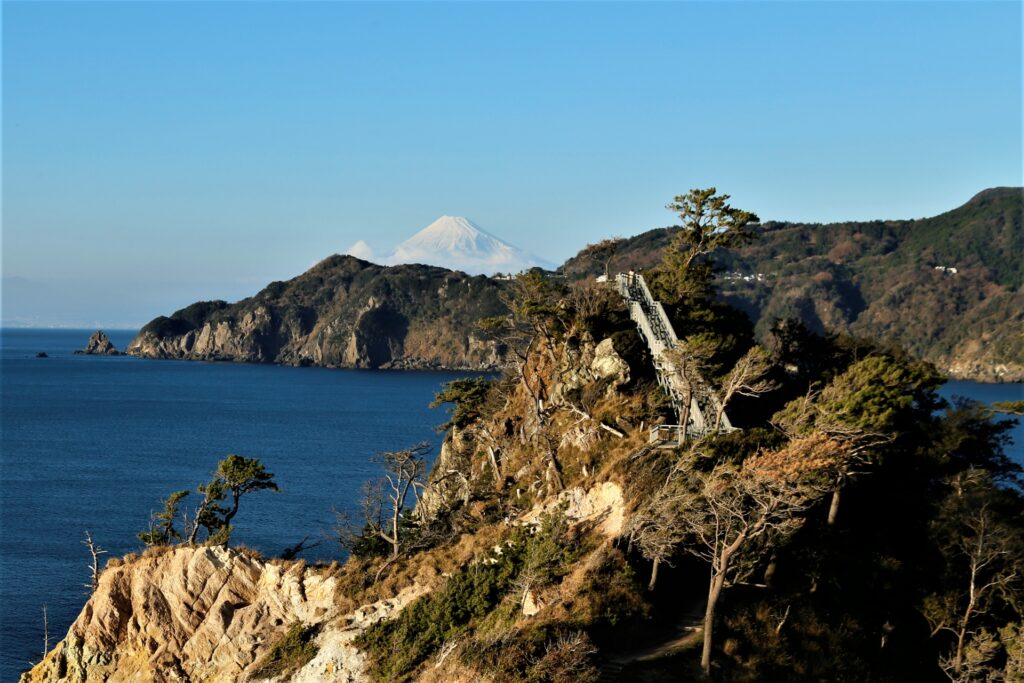 黄金崎