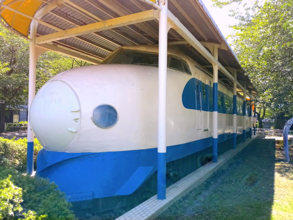 新通町公園・新幹線0系電車