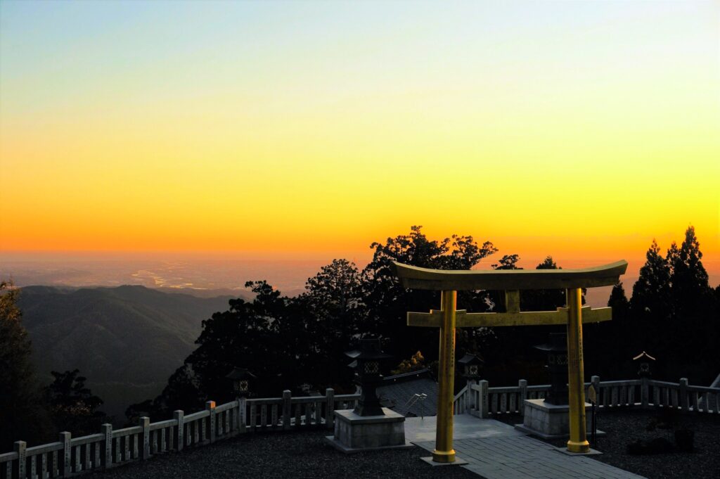 秋葉山本宮秋葉神社・幸福の鳥居