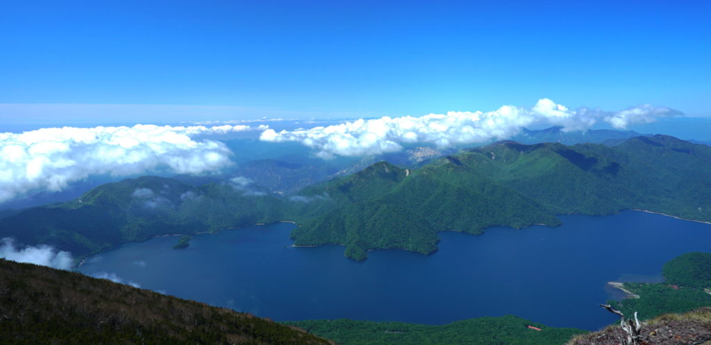 男体山