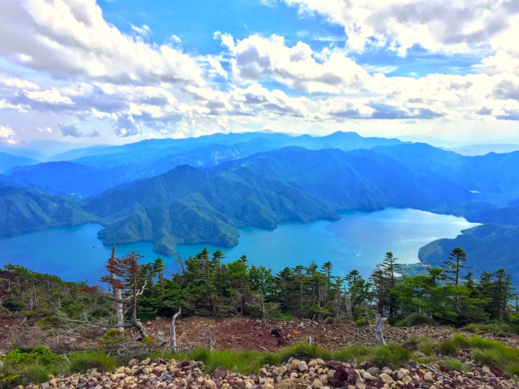 男体山