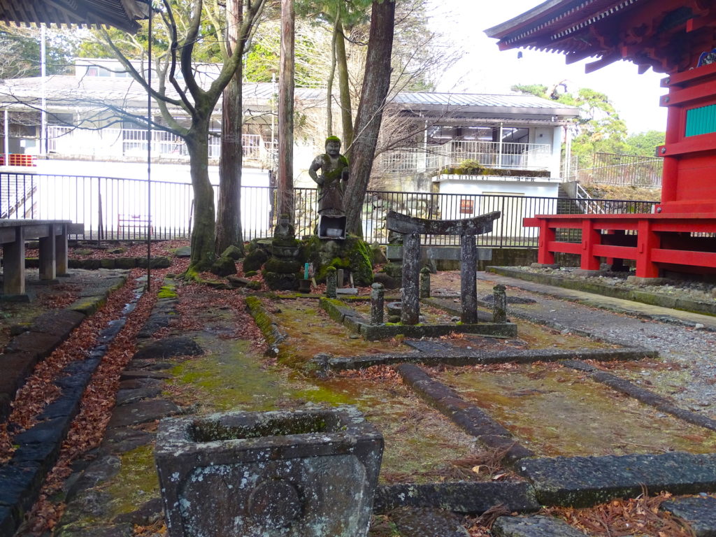 四本龍寺・三重塔