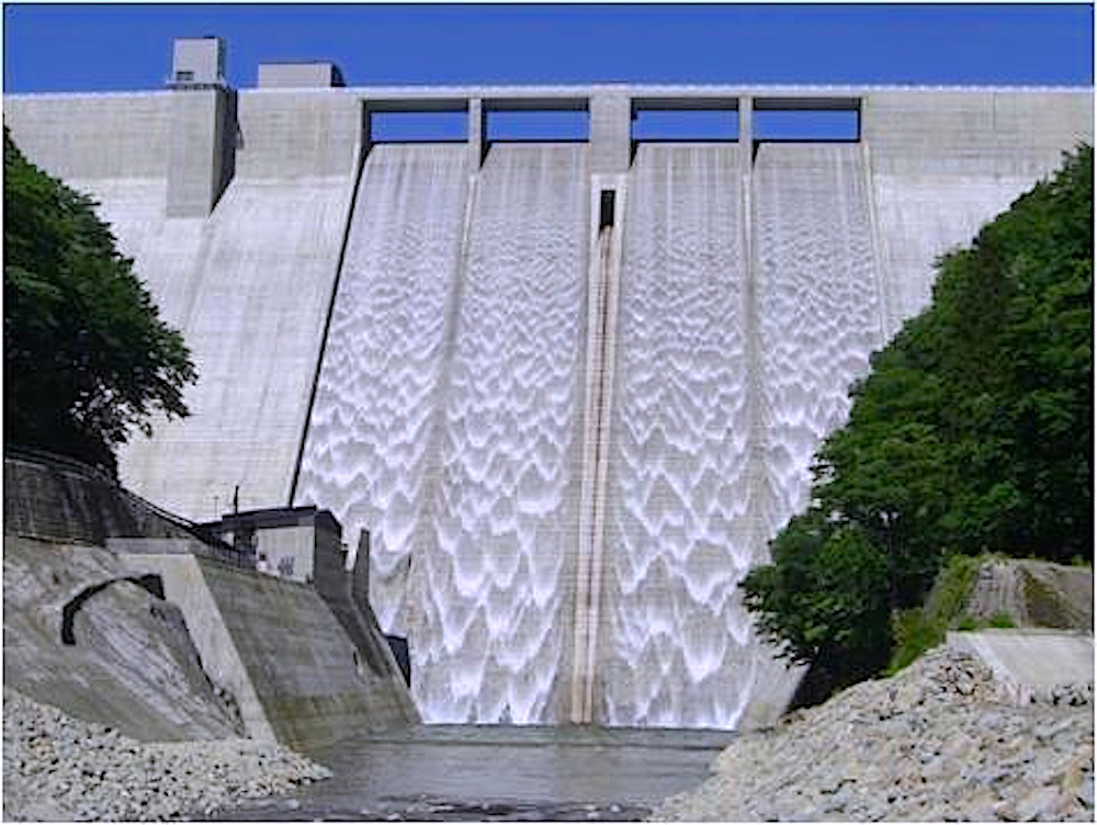 湯西川ダム（湯西川湖）