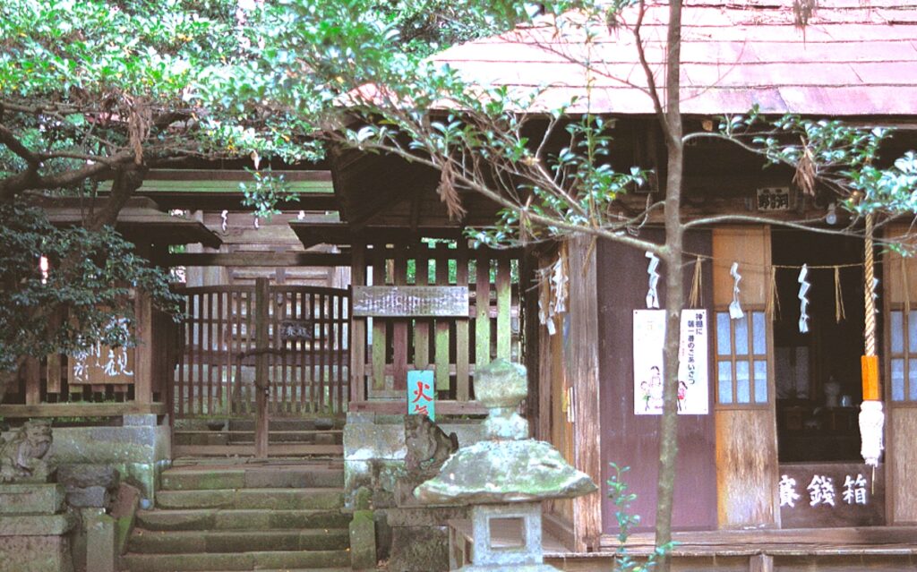 那須国造碑（笠石神社）