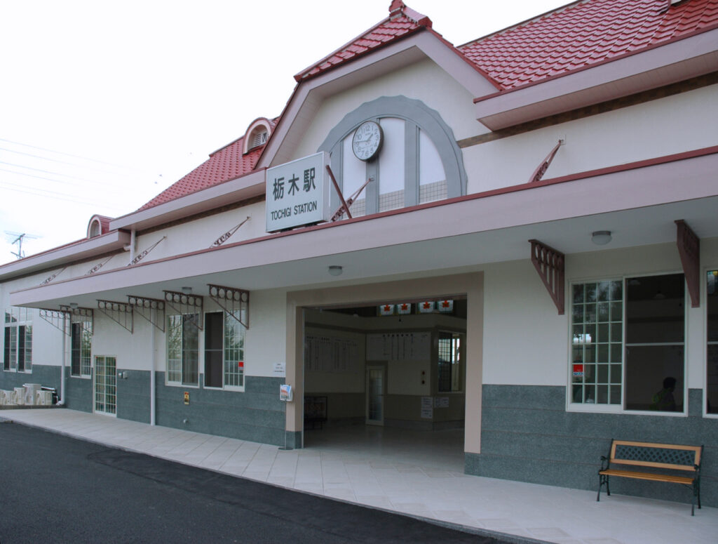 旧栃木駅舎保存館（魔方陣スーパーカーミュージアム）