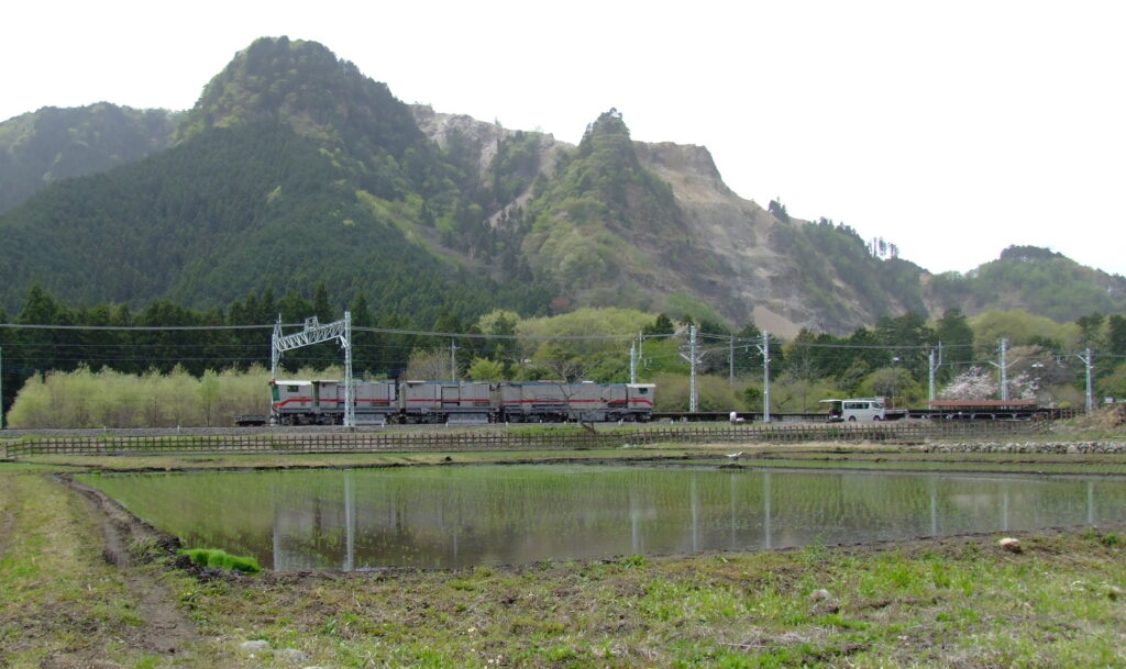 板荷駅