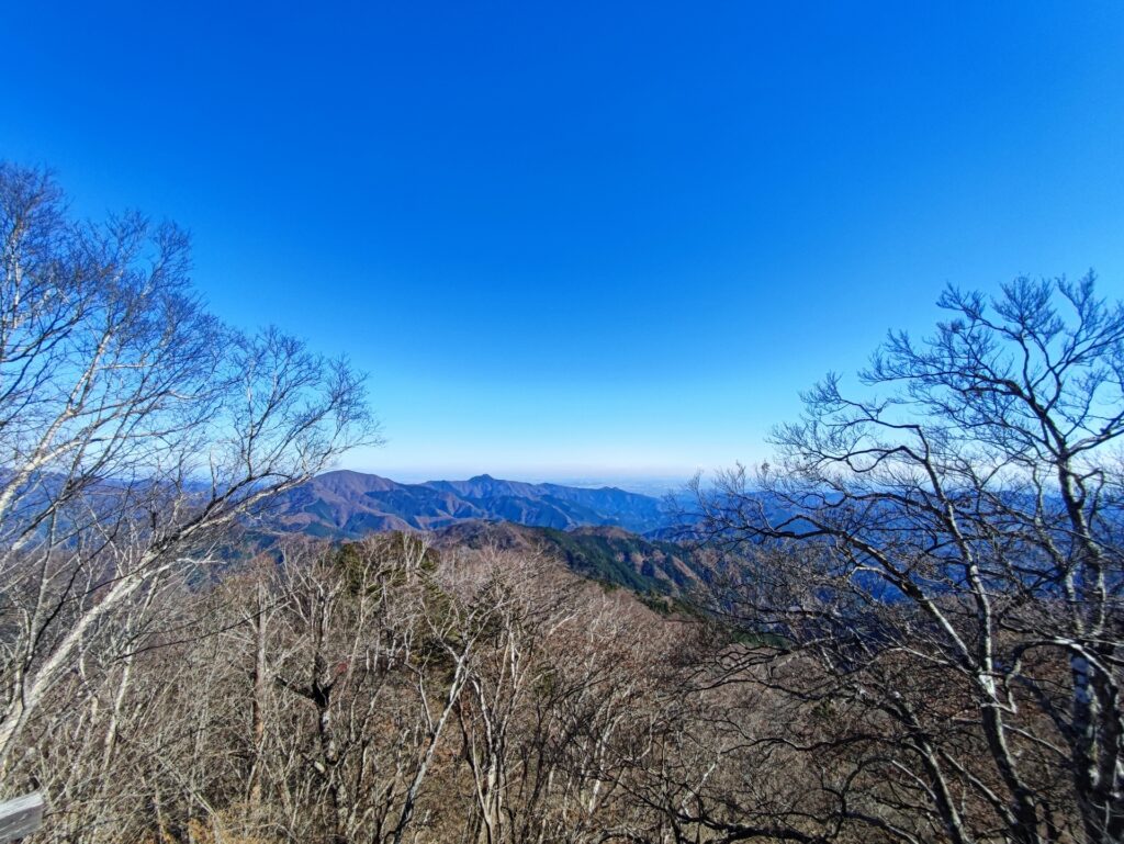三頭山