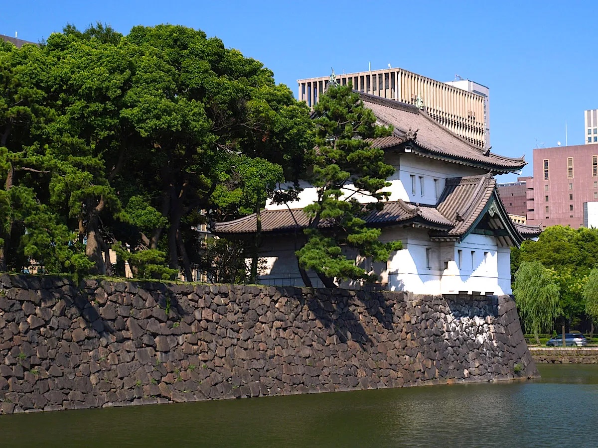 桔梗門前広場側からの巽櫓