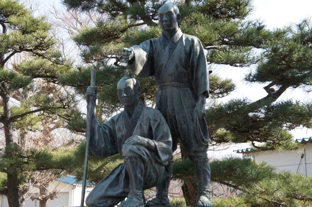玉川庄右衛門・玉川清右衛門兄弟の像