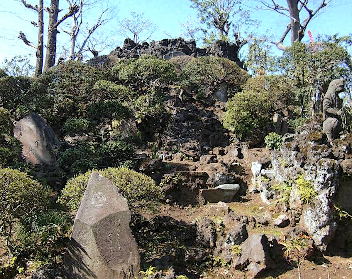 豊島長崎の富士塚（富士浅間神社）