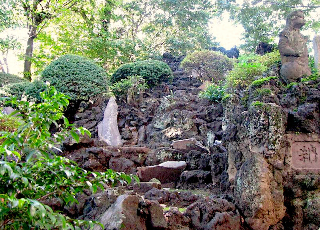 豊島長崎の富士塚（富士浅間神社）