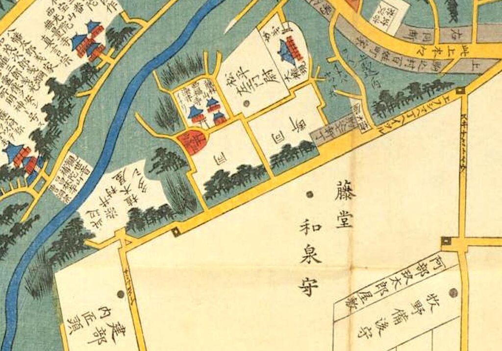 門と蔵のある広場（旧丹羽家住宅蔵）