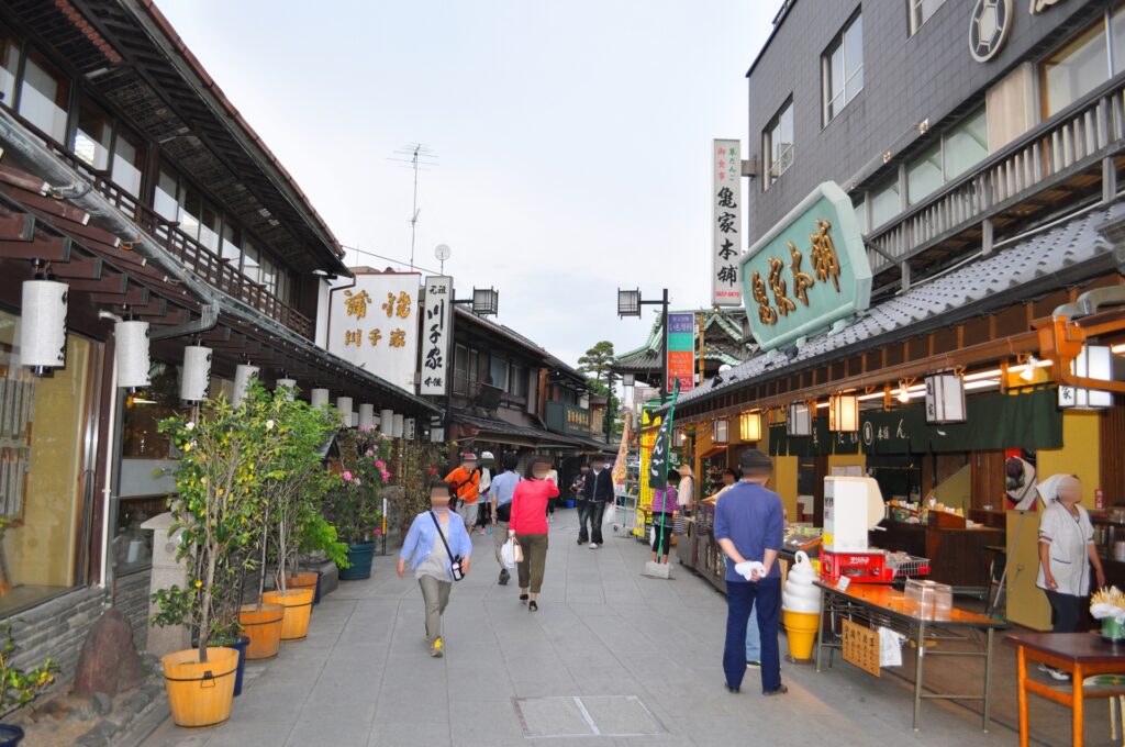 柴又帝釈天門前参道商店街