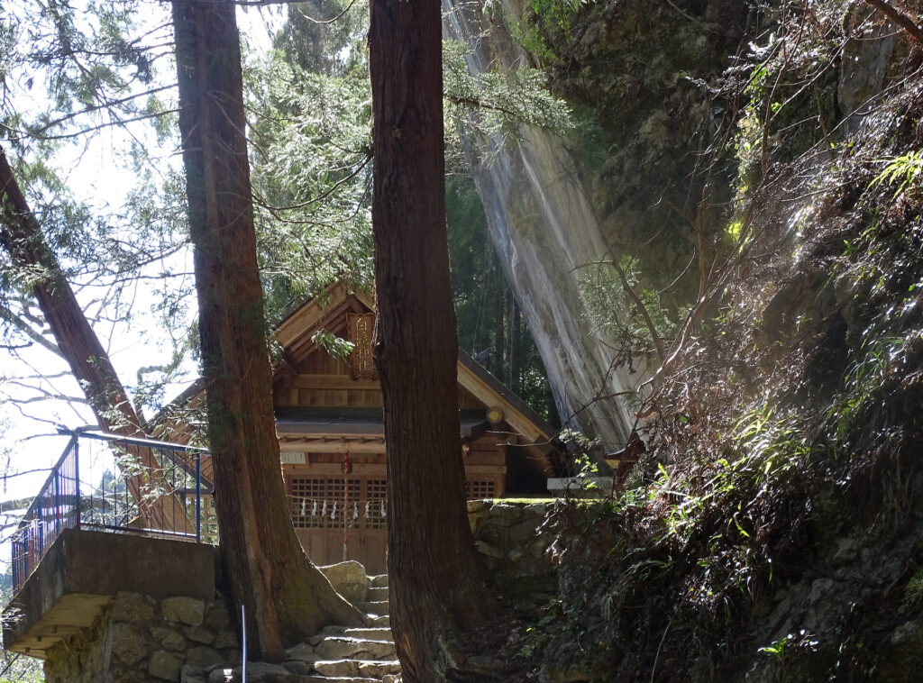 白髭神社（白髭大岩）