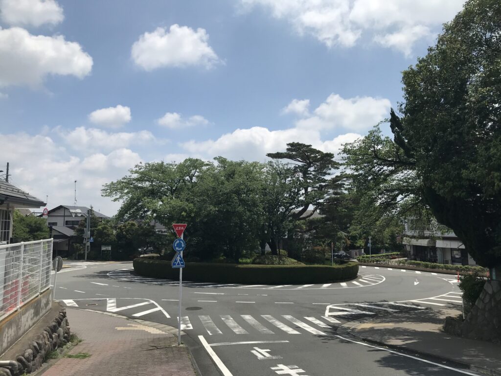 桜ヶ丘ロータリー（ラウンドアバウト）